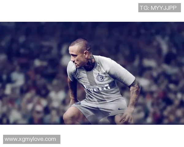 铁血硬汉足球巨星燃烧绿茵场谱写不屈斗志与荣耀传奇